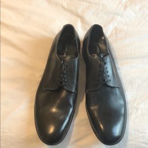 New never worn distressed oxfords